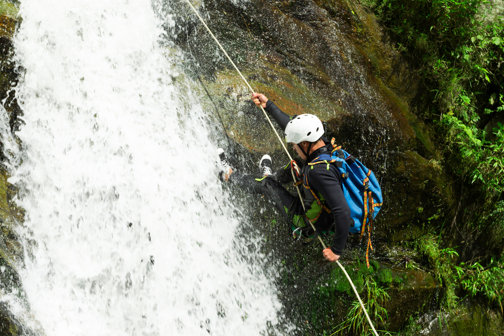 Pourquoi faire du Canyoning dans les Alpes-Maritimes